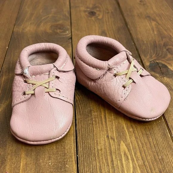 Freshly Picked | Oxford in Blush | sz 2 - Picture 3 of 10